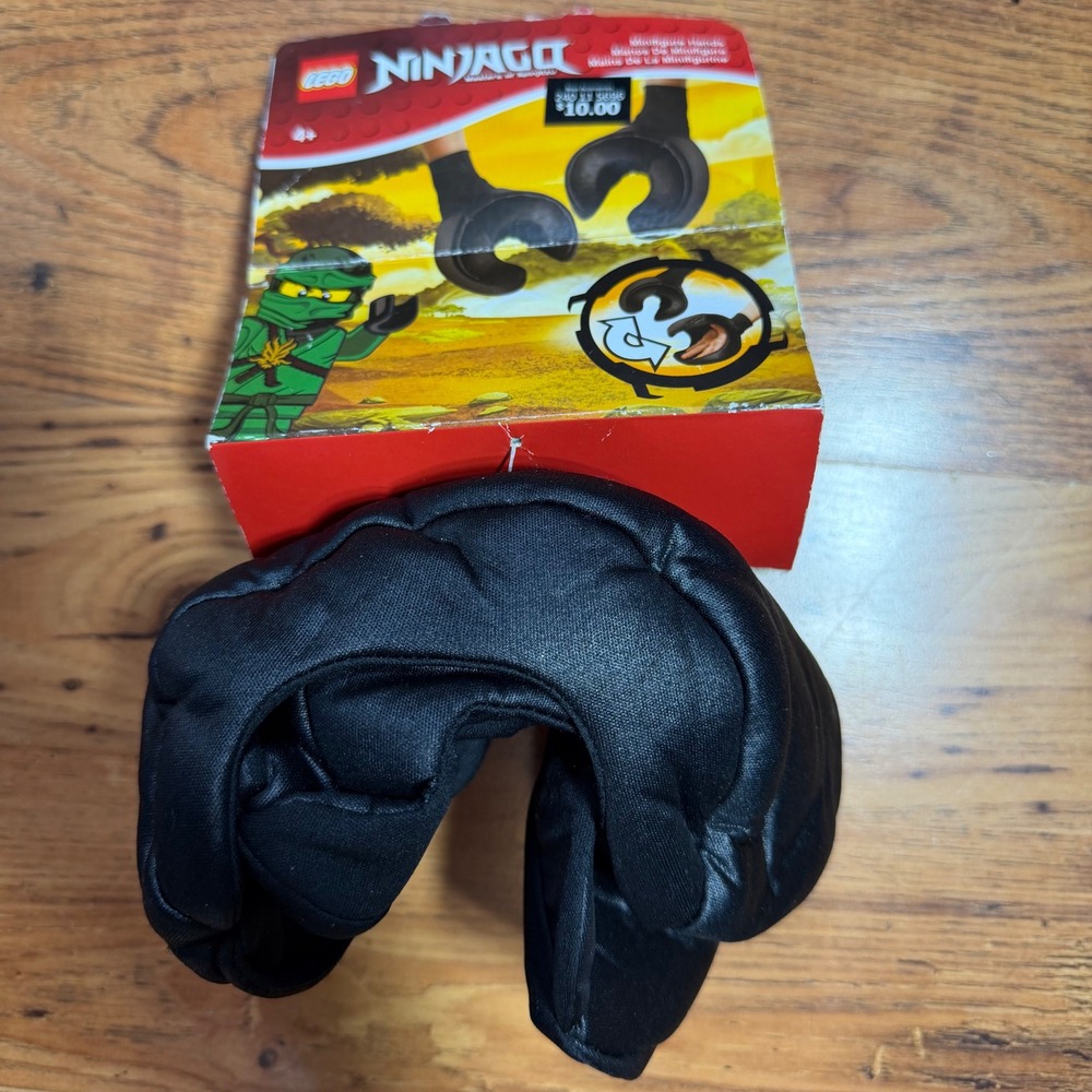 LEGO Ninjago Minifigure Hands Black Costume Gloves Disguise 98142 Lloyd Ninja